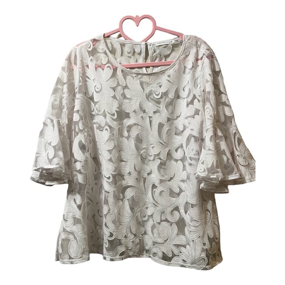 Notations Tops - White flower pattern Top